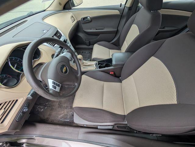 2011 Chevrolet Malibu LS w/1FL