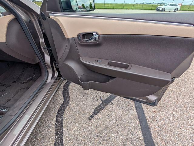 2011 Chevrolet Malibu LS w/1FL