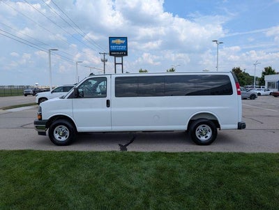 2025 Chevrolet Express Passenger 1LT