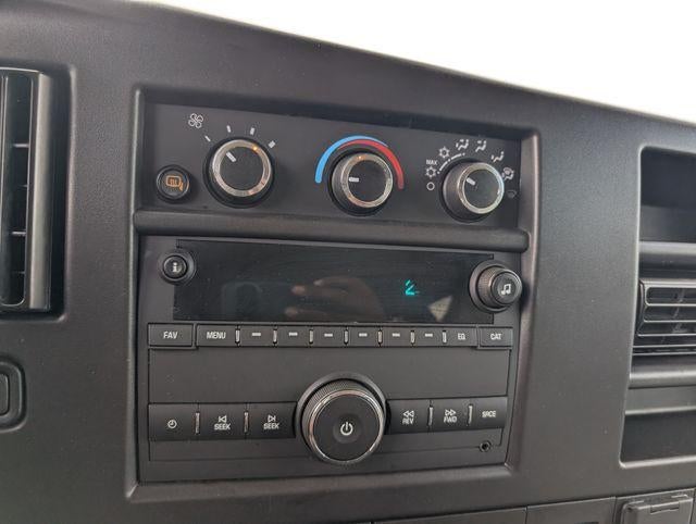 2025 Chevrolet Express Passenger 1LT