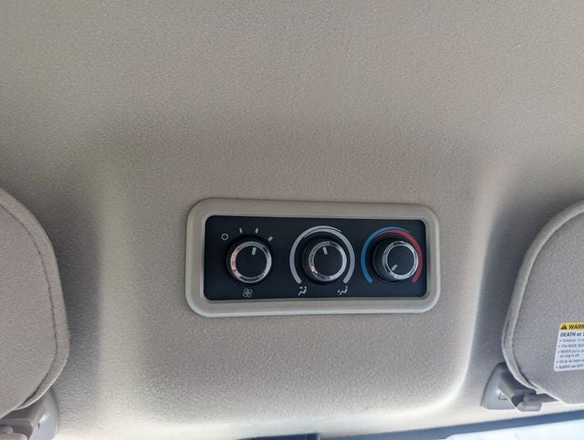 2025 Chevrolet Express Passenger 1LT