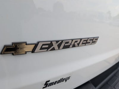 2025 Chevrolet Express Passenger 1LT