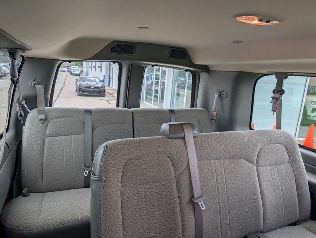 2025 Chevrolet Express Passenger 1LT
