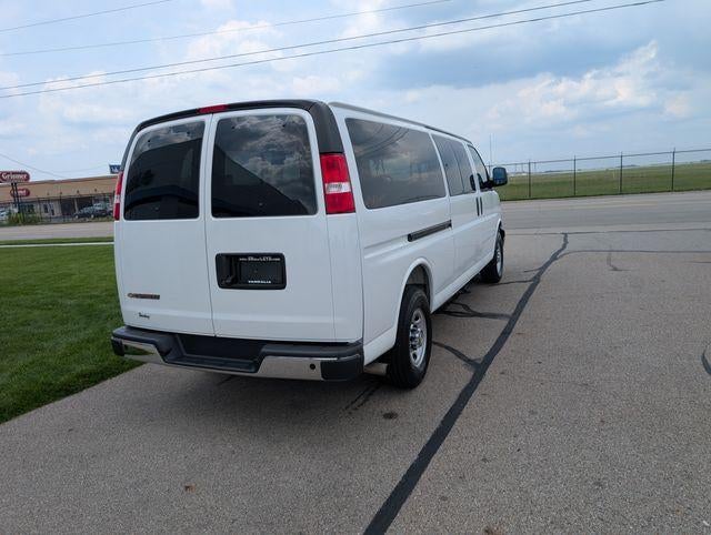 2025 Chevrolet Express Passenger 1LT