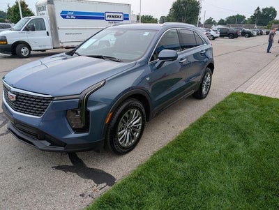2025 Cadillac XT4 Premium Luxury