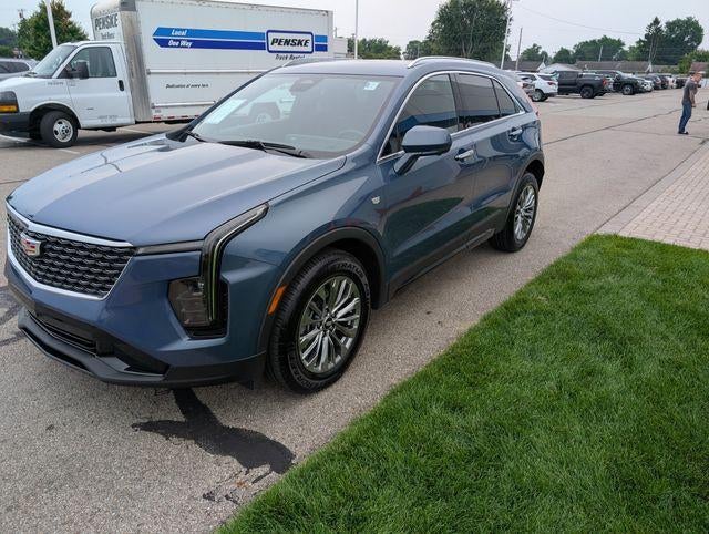 2025 Cadillac XT4 Premium Luxury