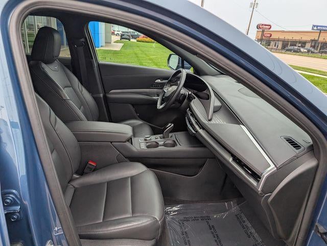 2025 Cadillac XT4 Premium Luxury