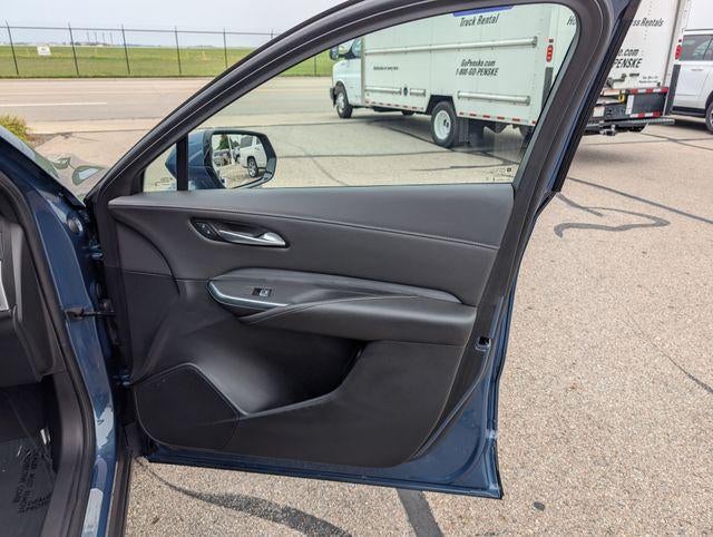 2025 Cadillac XT4 Premium Luxury