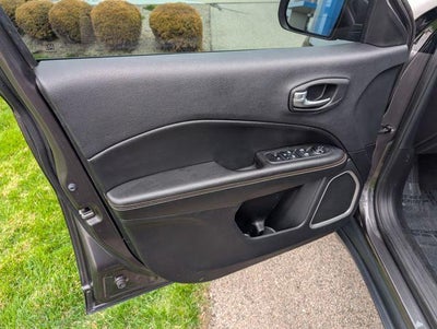 2020 Jeep Compass Latitude w/Sun/Safety Pkg