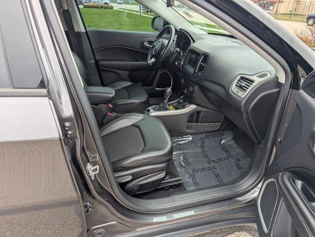 2020 Jeep Compass Latitude w/Sun/Safety Pkg