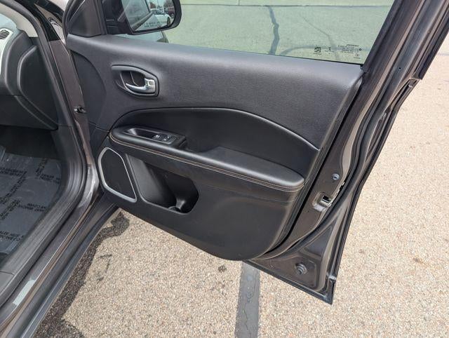 2020 Jeep Compass Latitude w/Sun/Safety Pkg