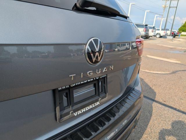 2024 Volkswagen Tiguan SE R-Line Black