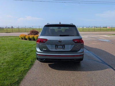 2024 Volkswagen Tiguan SE R-Line Black