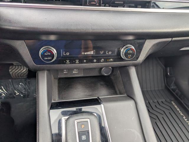 2022 Mitsubishi Outlander ES