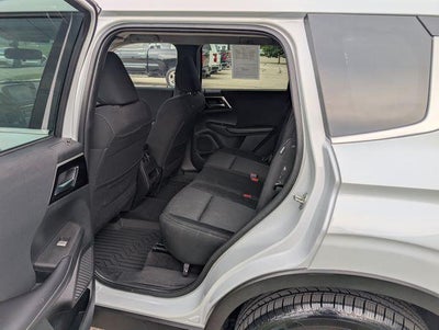 2022 Mitsubishi Outlander ES