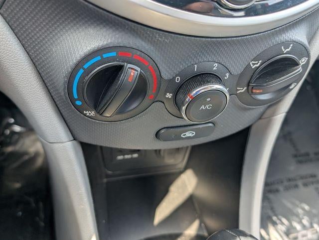 2012 Hyundai Accent SE