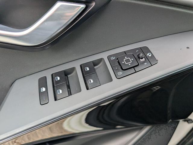 2024 Kia Niro EX Touring