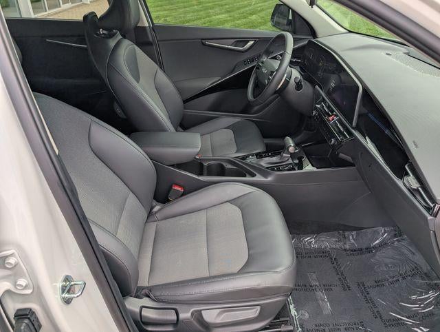 2024 Kia Niro EX Touring